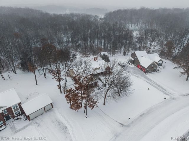 11185 Cassidy Trail, Springfield Charter Township, MI 48350