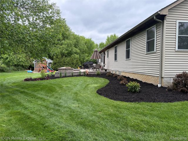 11185 Cassidy Trail, Springfield Charter Township, MI 48350