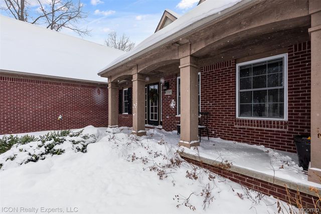 11185 Cassidy Trail, Springfield Charter Township, MI 48350