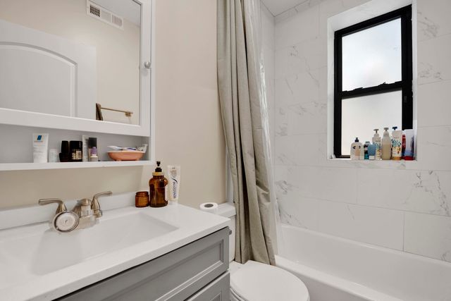 614 S Loomis Street 2, Chicago, IL 60607