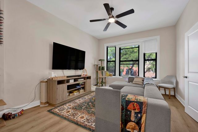 614 S Loomis Street 2, Chicago, IL 60607