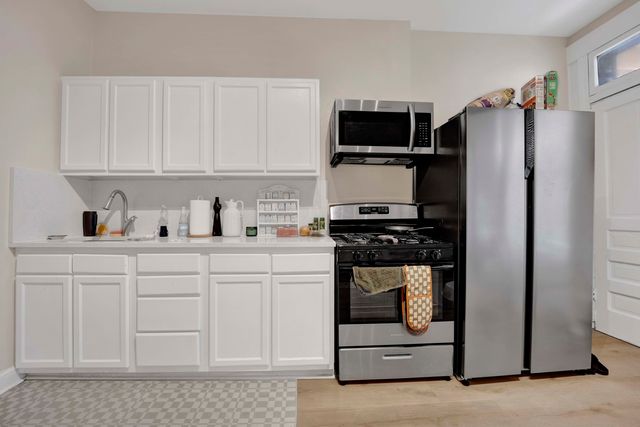 614 S Loomis Street 2, Chicago, IL 60607