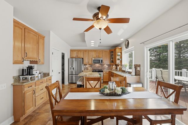 6 Reedsworth Court, Algonquin, IL 60102