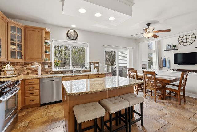 6 Reedsworth Court, Algonquin, IL 60102