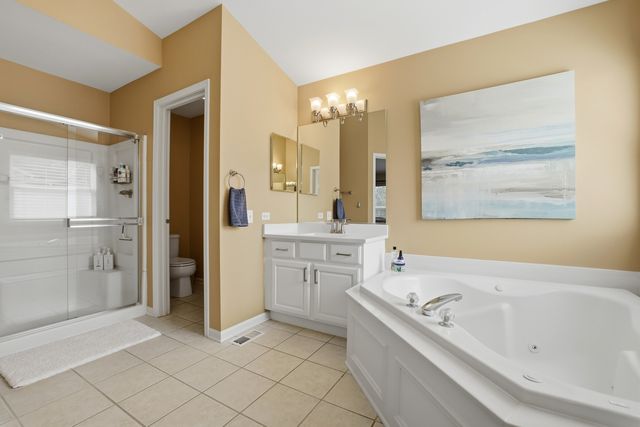 6 Reedsworth Court, Algonquin, IL 60102