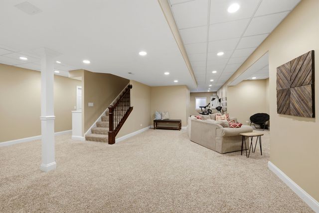 6 Reedsworth Court, Algonquin, IL 60102