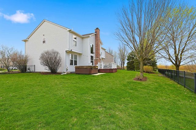 6 Reedsworth Court, Algonquin, IL 60102