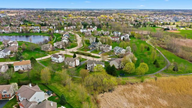 6 Reedsworth Court, Algonquin, IL 60102