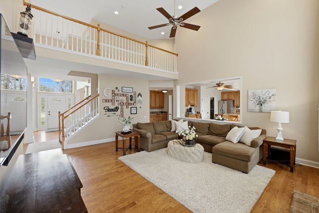 6 Reedsworth Court, Algonquin, IL 60102