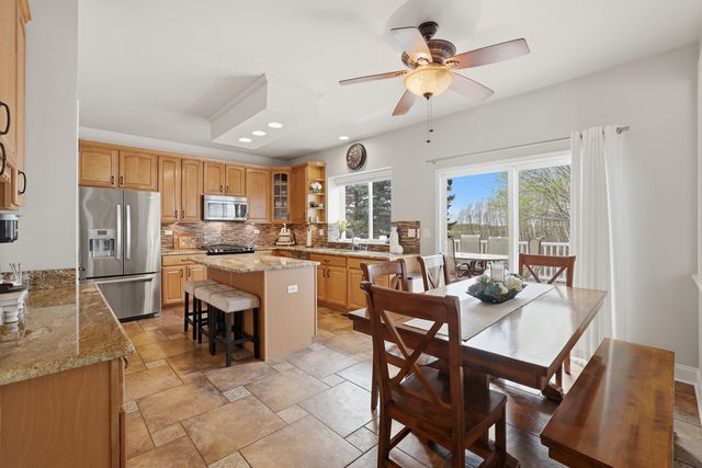 6 Reedsworth Court, Algonquin, IL 60102