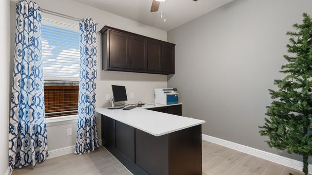 1924 JACKSON Street, Cleburne, TX 76033