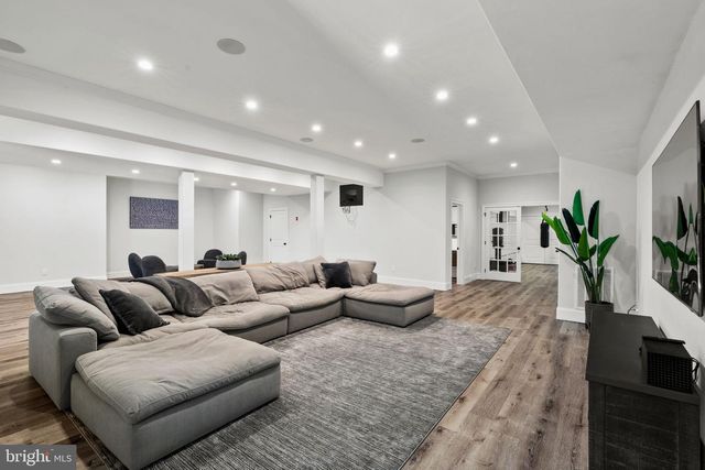 1551 BUTLER PIKE, Blue Bell, PA 19422