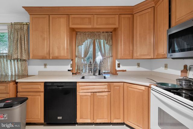 1 LYNN BLVD, Downingtown, PA 19335