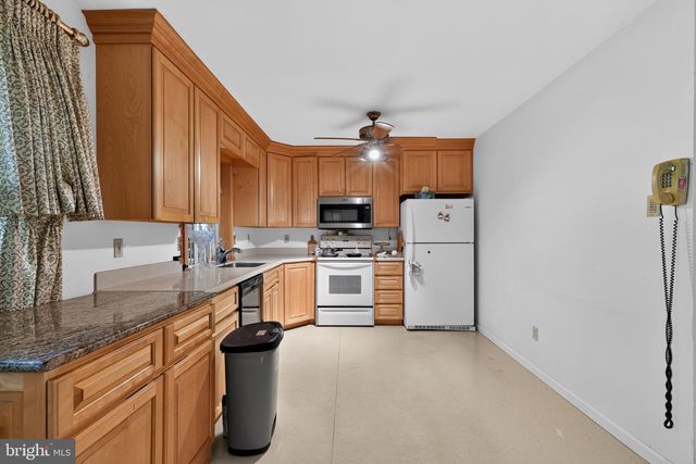 1 LYNN BLVD, Downingtown, PA 19335