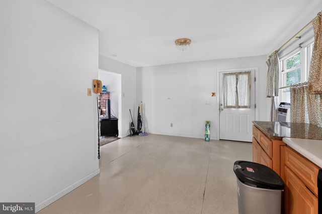 1 LYNN BLVD, Downingtown, PA 19335