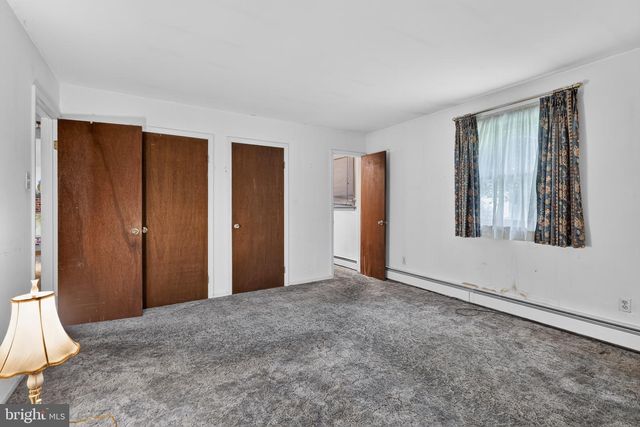 1 LYNN BLVD, Downingtown, PA 19335