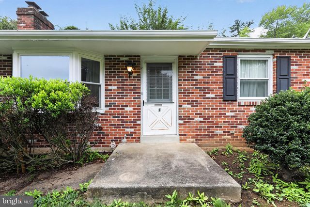 1 LYNN BLVD, Downingtown, PA 19335