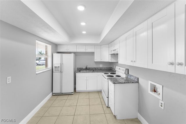 2935 SE 15th PL 2, Cape Coral, FL 33904