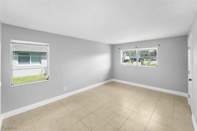 2935 SE 15th PL 2, Cape Coral, FL 33904