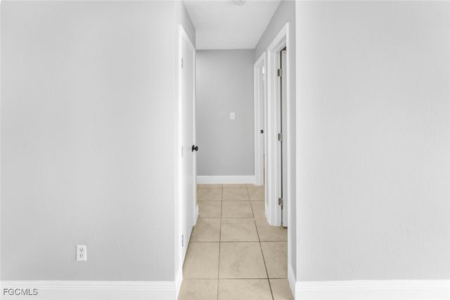 2935 SE 15th PL 2, Cape Coral, FL 33904