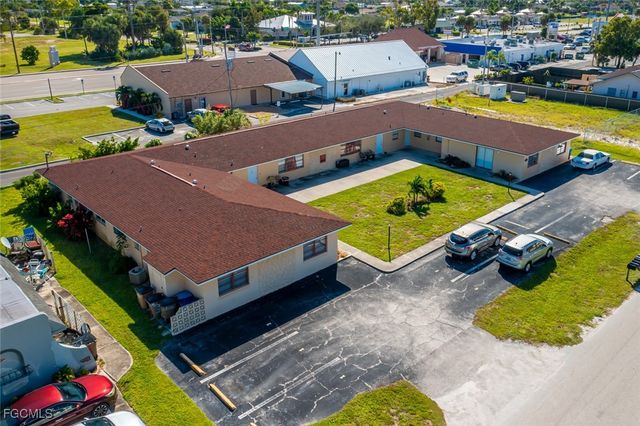 2935 SE 15th PL 2, Cape Coral, FL 33904