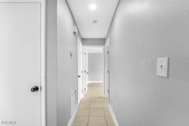 2935 SE 15th PL 2, Cape Coral, FL 33904