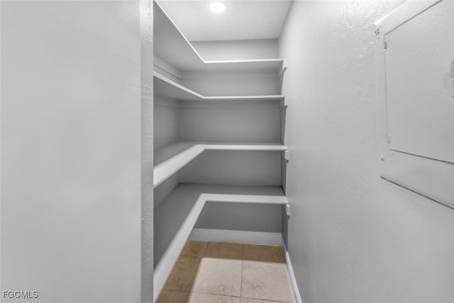 2935 SE 15th PL 2, Cape Coral, FL 33904