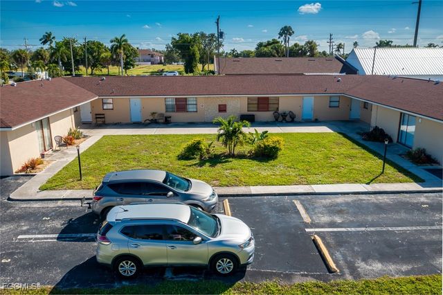 2935 SE 15th PL 2, Cape Coral, FL 33904
