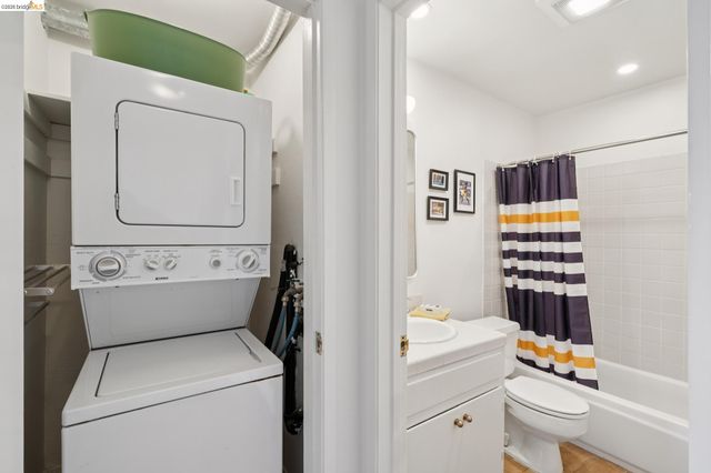 2 Panoramic Way 105, Berkeley, CA 94704