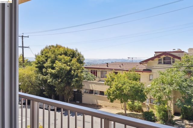 2 Panoramic Way 105, Berkeley, CA 94704