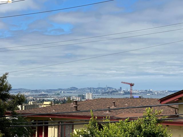 2 Panoramic Way 105, Berkeley, CA 94704
