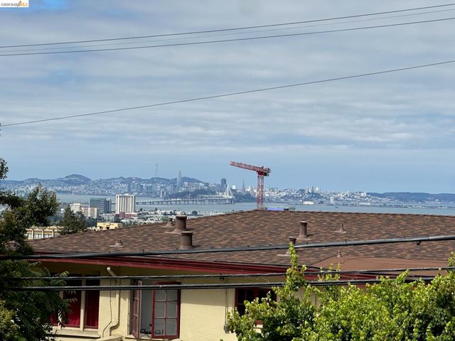 2 Panoramic Way 105, Berkeley, CA 94704