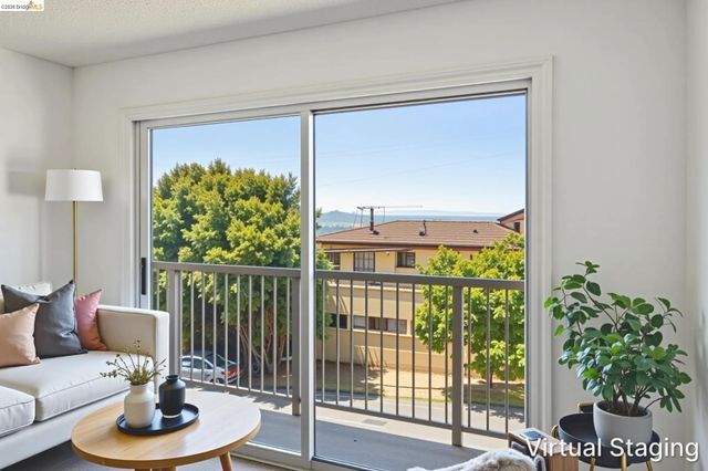 2 Panoramic Way 105, Berkeley, CA 94704