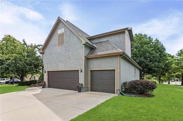 21719 W 99th Terrace, Lenexa, KS 66220