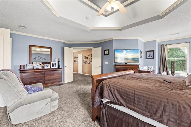 21719 W 99th Terrace, Lenexa, KS 66220