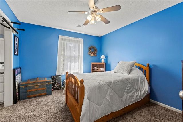 21719 W 99th Terrace, Lenexa, KS 66220