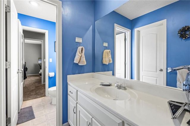 21719 W 99th Terrace, Lenexa, KS 66220