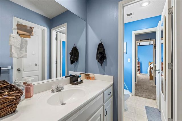 21719 W 99th Terrace, Lenexa, KS 66220