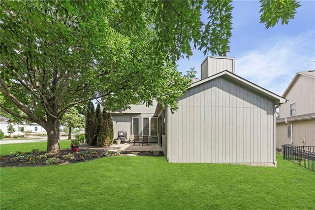 21719 W 99th Terrace, Lenexa, KS 66220