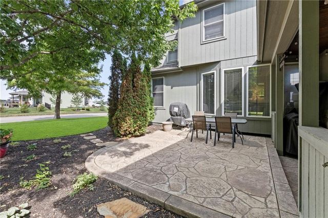 21719 W 99th Terrace, Lenexa, KS 66220