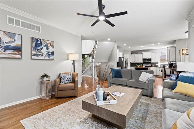 21719 W 99th Terrace, Lenexa, KS 66220