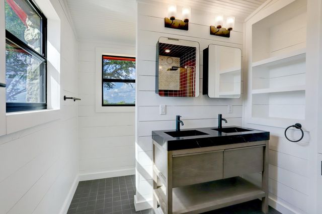 1155 Lomax Harmel Road, Burton, TX 77835