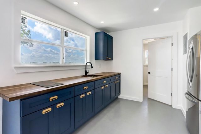 1155 Lomax Harmel Road, Burton, TX 77835