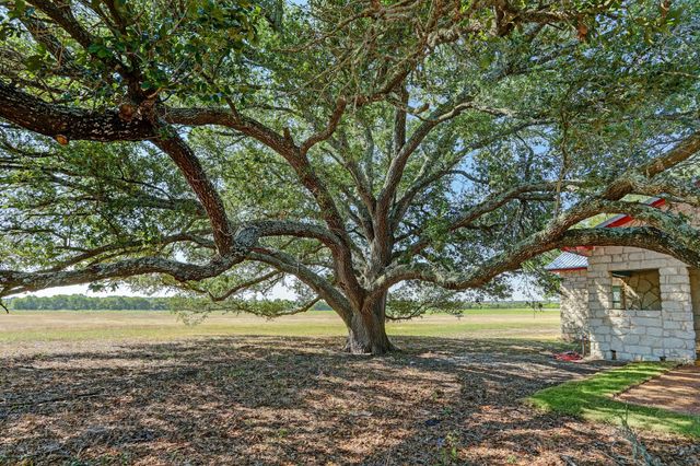 1155 Lomax Harmel Road, Burton, TX 77835