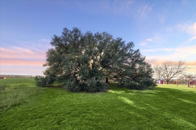 1155 Lomax Harmel Road, Burton, TX 77835