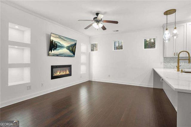 702 Barberry Drive, Woodstock, GA 30188