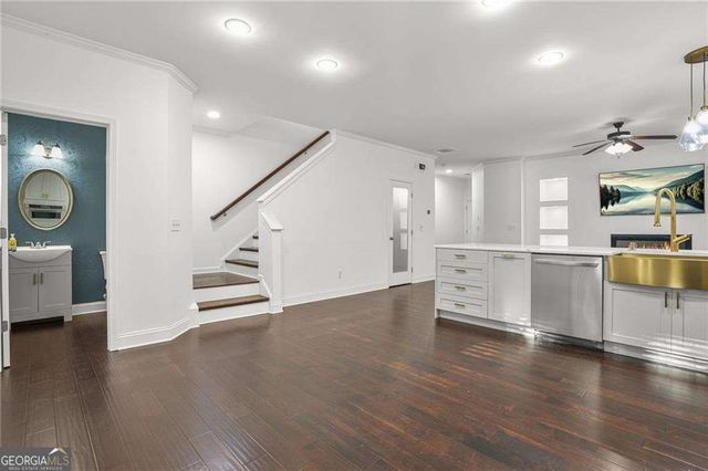 702 Barberry Drive, Woodstock, GA 30188