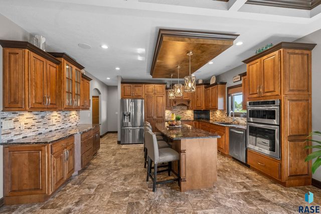 1301 Hyannis Port Ln Lane, Sioux Falls, SD 57106