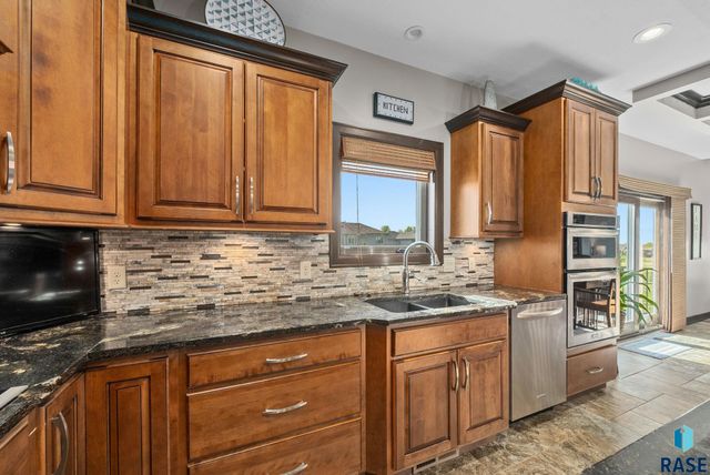 1301 Hyannis Port Ln Lane, Sioux Falls, SD 57106