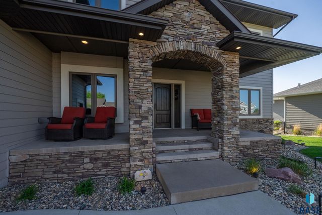 1301 Hyannis Port Ln Lane, Sioux Falls, SD 57106